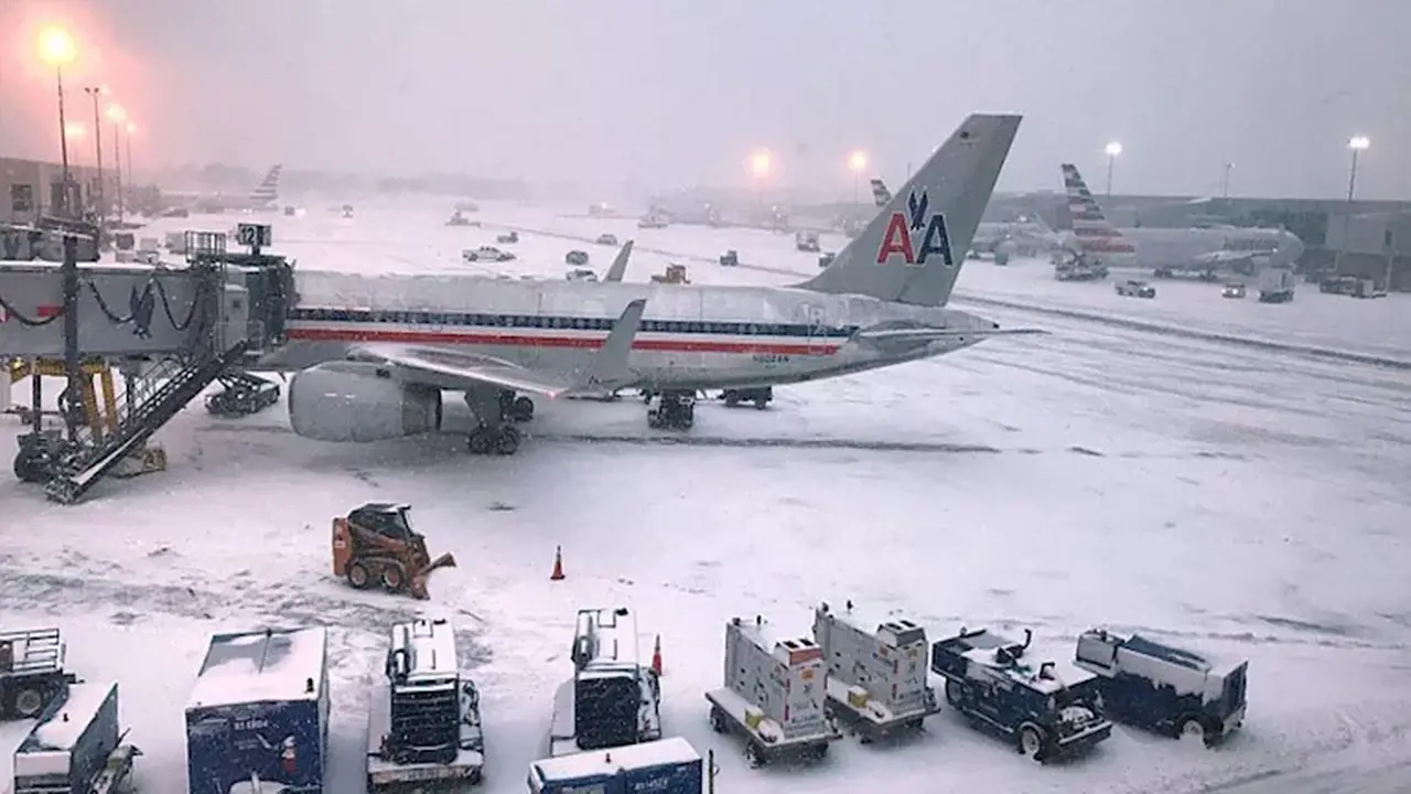 تحت الصفر بـ24 درجة.. إلغاء 9 آلاف رحلة جوية في الولايات المتحدة